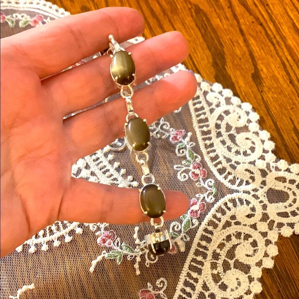 Elegant Tiger’s Eye Bracelet
